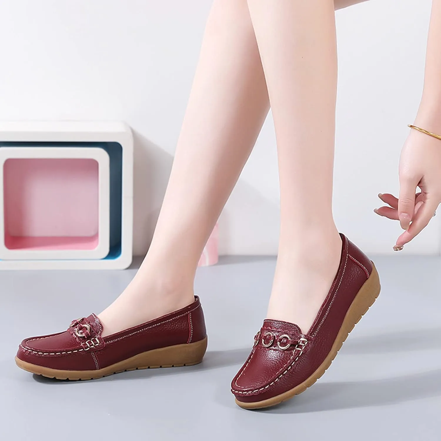 AMDBEL Leather Loafers for Women 2024, Womens Leather Loafers Classic Penny Loafers for Women Fashion Driving Moccasins Women