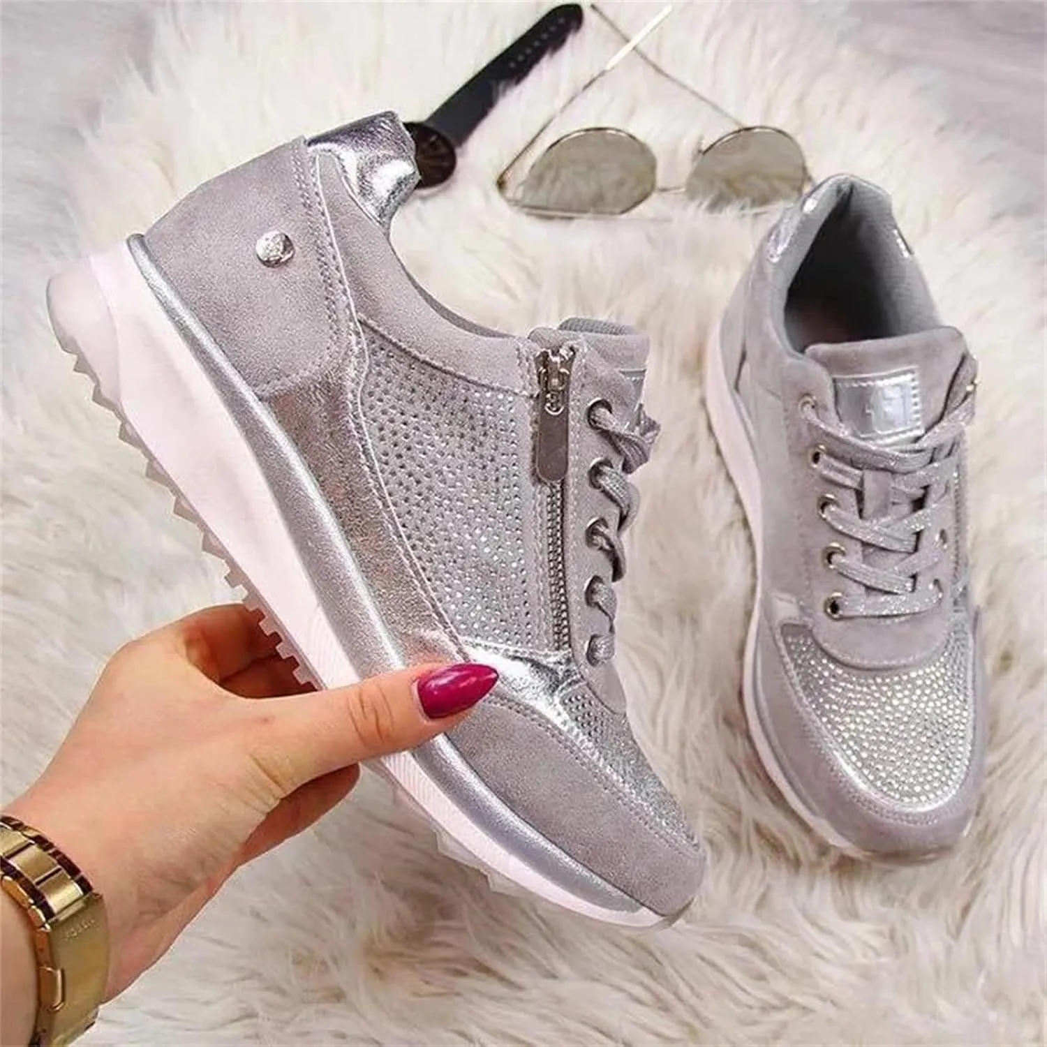 Lausiuoe Shoes For Women Sneakers Trendy Slip on Low Top Canvas Walking Shoes Non Slip Fashion Casual Flat Loafers